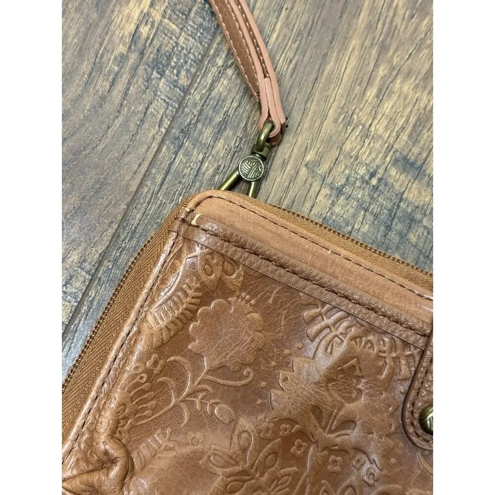 The Sak Iris Tobacco Leaf Phone Wallet Brown Tooled Leather Organizer Wristlet - Picture 9 of 13